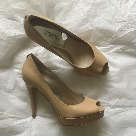 MICHAEL Michael Kors | York Platforms - Picture 3 of 10